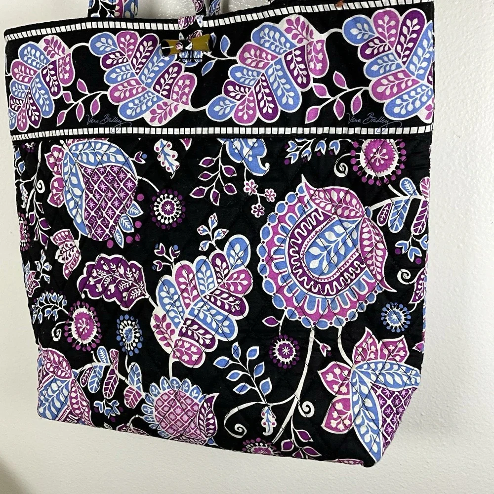 Vera Bradley Black‎ Floral Tote Handbag Checkered Inside Floral Toggle Closure
